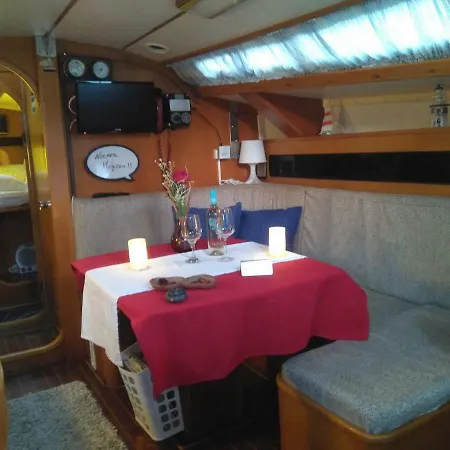 Noches Magicas Botel *